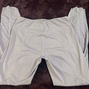 Varley perforated leggings size small EUC